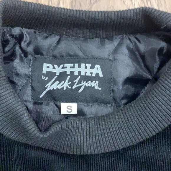 Pythia Puff winter corduroy sweatshirt small size - Picture 3 of 5